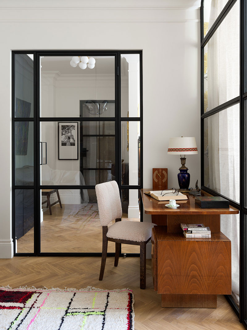 莫斯科中心斯大林建筑中女演员的复古公寓-12