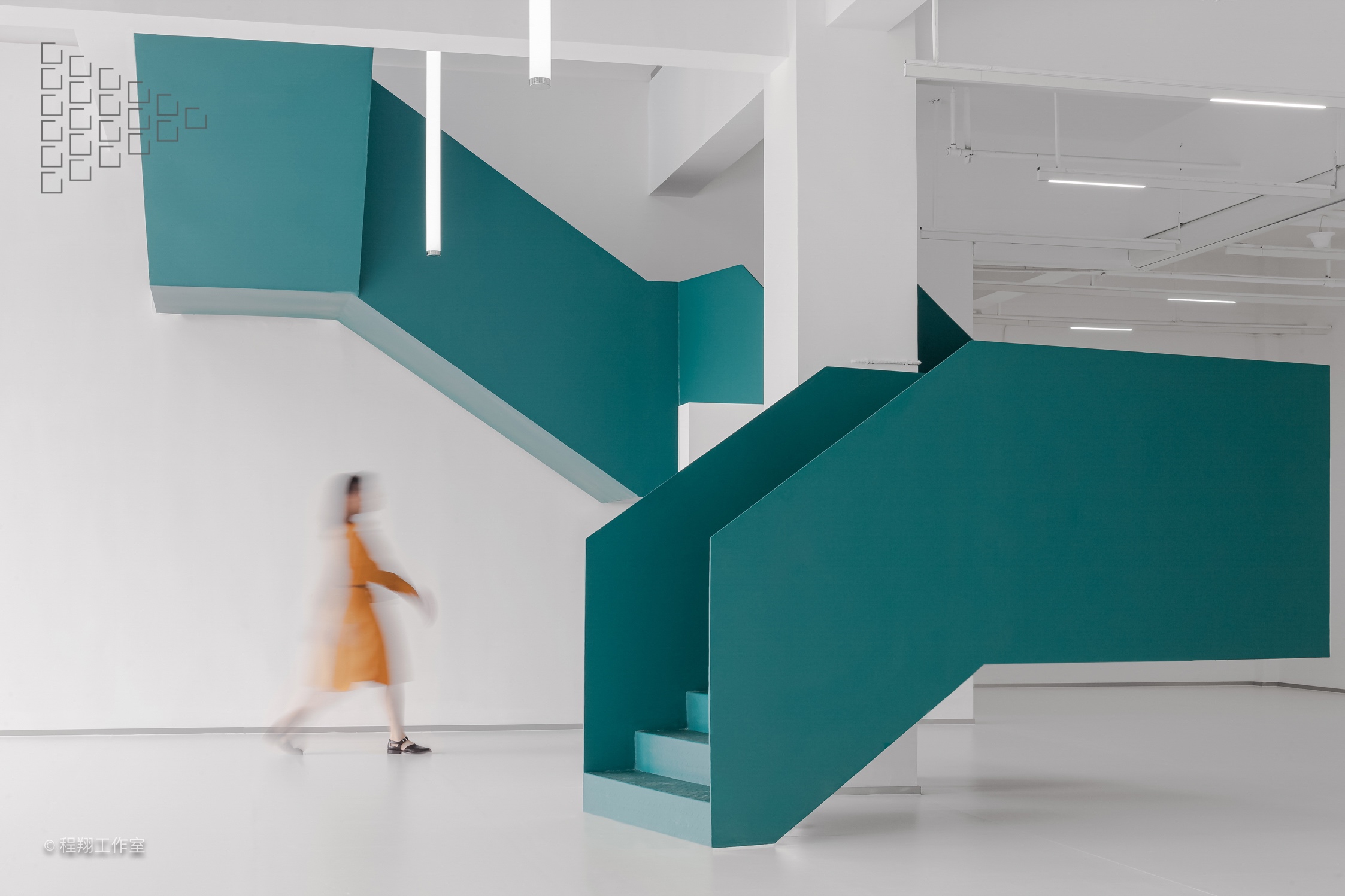 至美青绿遇姜黄,蜿蜒曲折舞线条丨否则-0