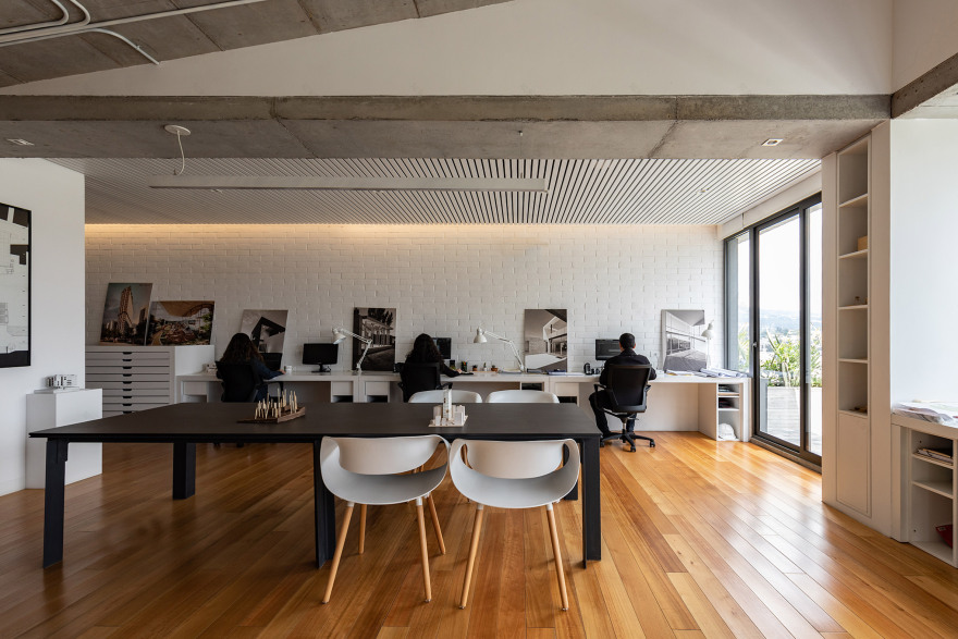 厄瓜多尔 Natura 办公住宅楼,绿色中庭与自然共生-28