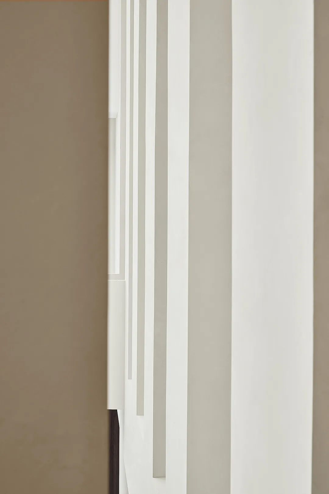 中南置地临沂林樾展示中心 | 原始美感的空间艺术-14