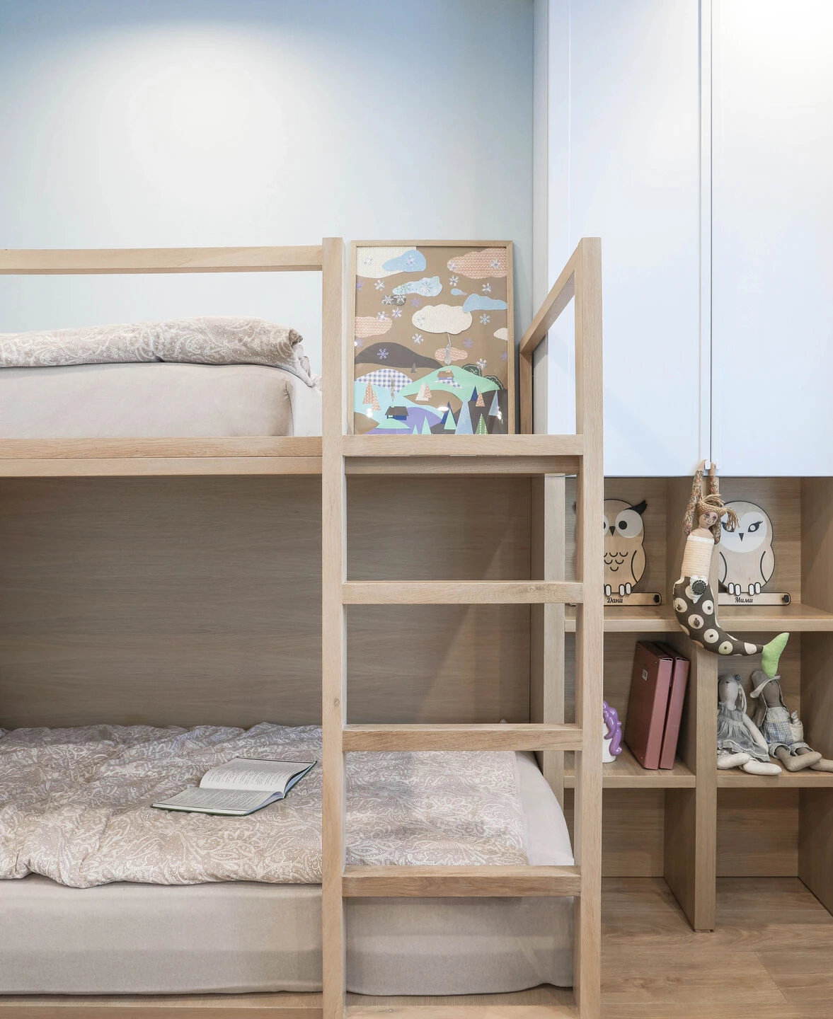 色彩项目 · 充满艺术气息的 2021 年家庭公寓设计丨保加利亚布尔加斯丨Think Forward-27