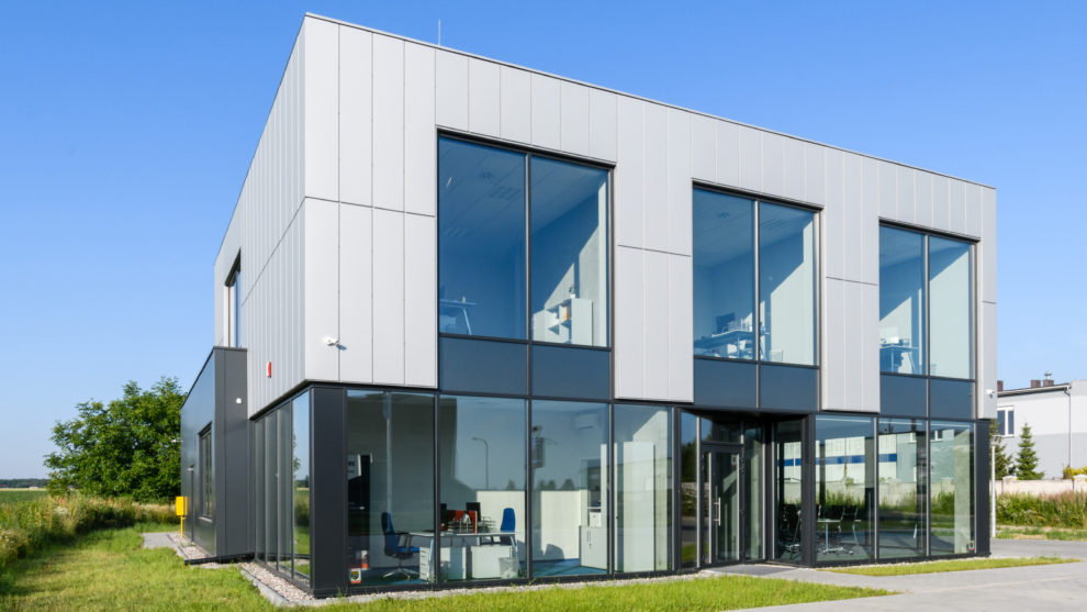 办公楼位于米哈沃维采（注：Michałowicach 是地名，可依据具体语境进行更精准的地名翻译，此处给出一种常见音译） 丨A8 Architektura-20