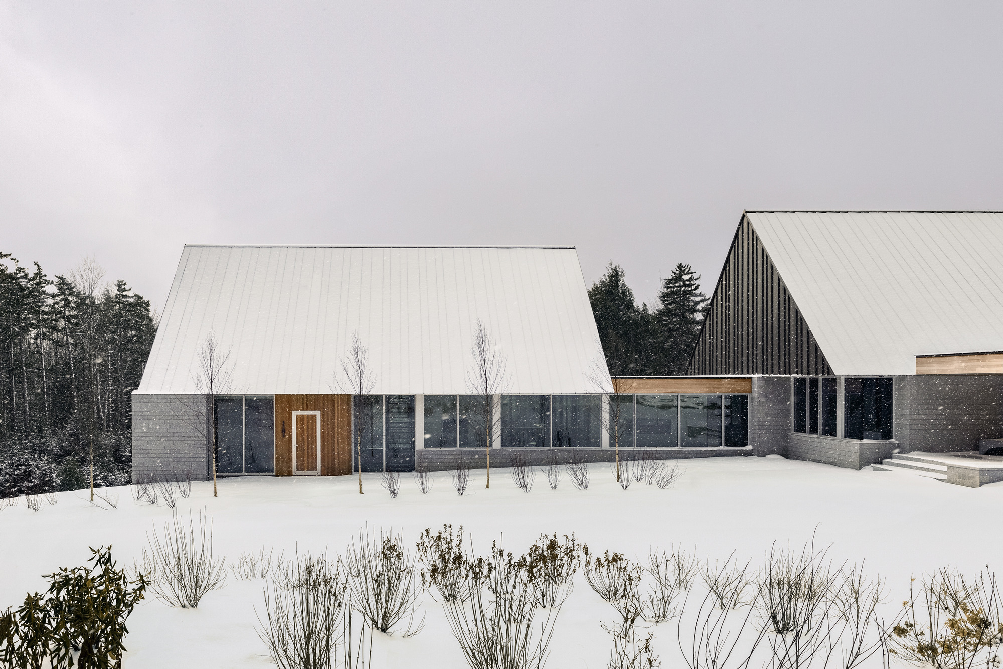 Three Summits Residence / NÓS-33