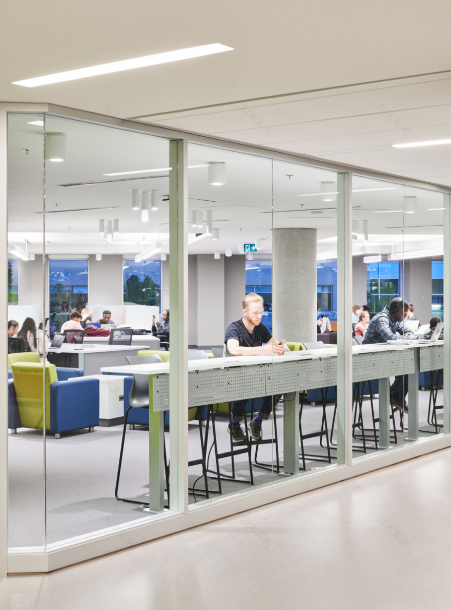 加拿大渥太华大学学习交汇点·灵活现代的教育空间-13