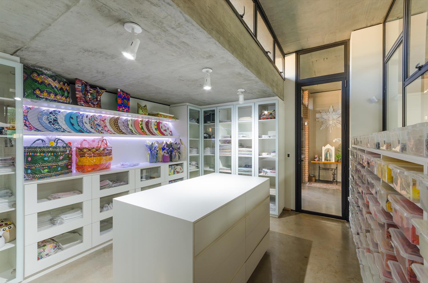 Clube de Mães · 简约现代的环保艺术建筑-14