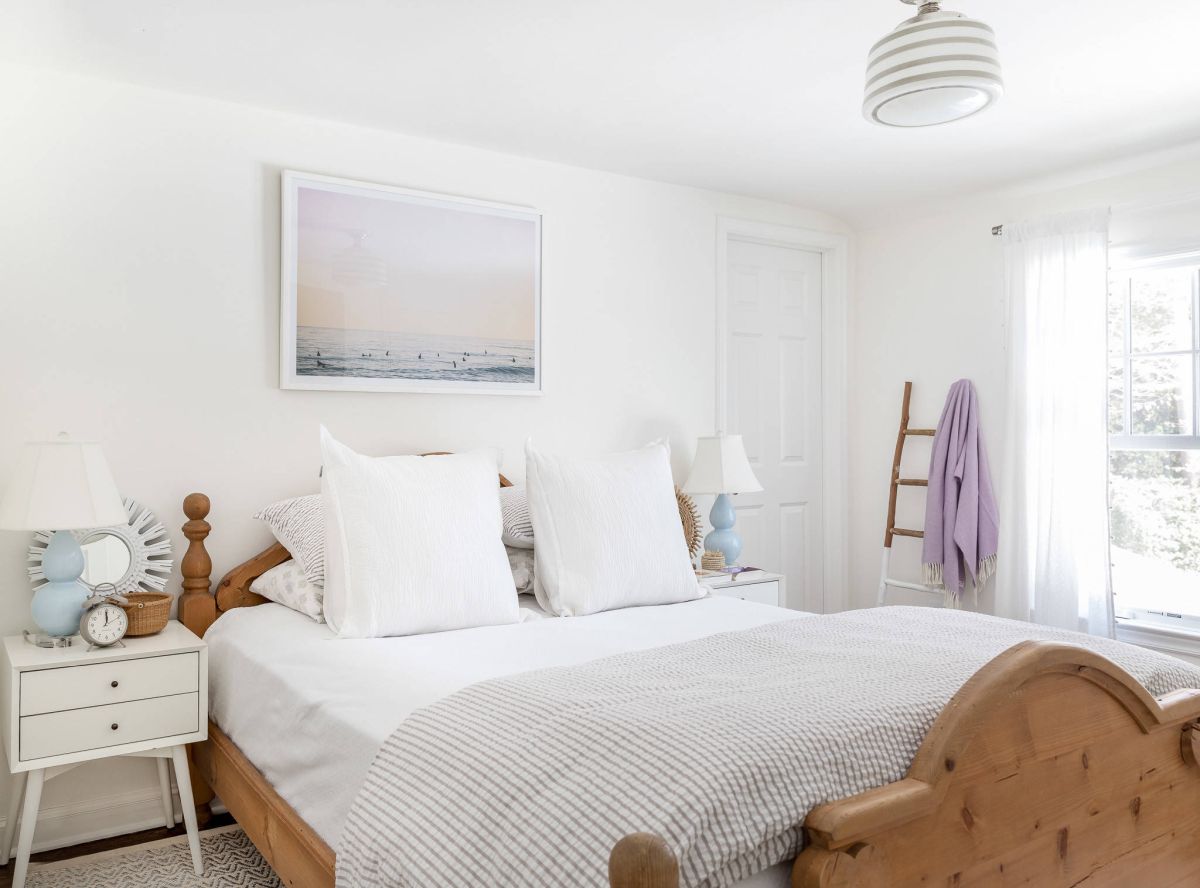 40 Beach Themed Bedroom Ideas to Take You Away-10
