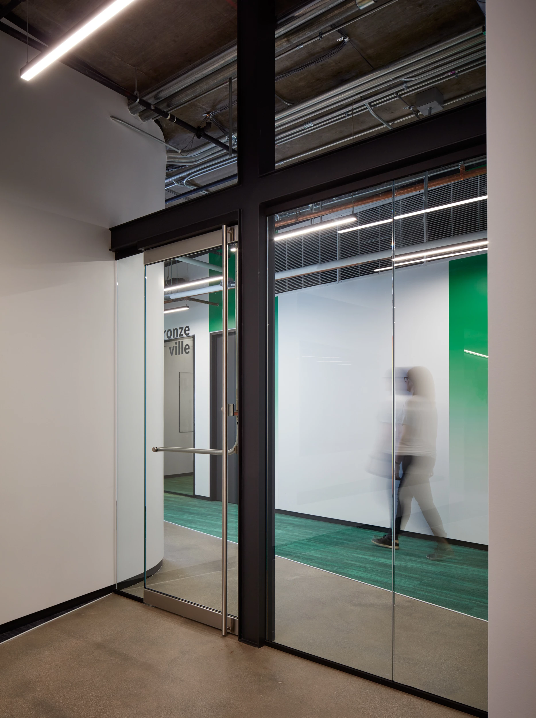 芝加哥 Glassdoor 办公室——现代都市中的活力空间-13