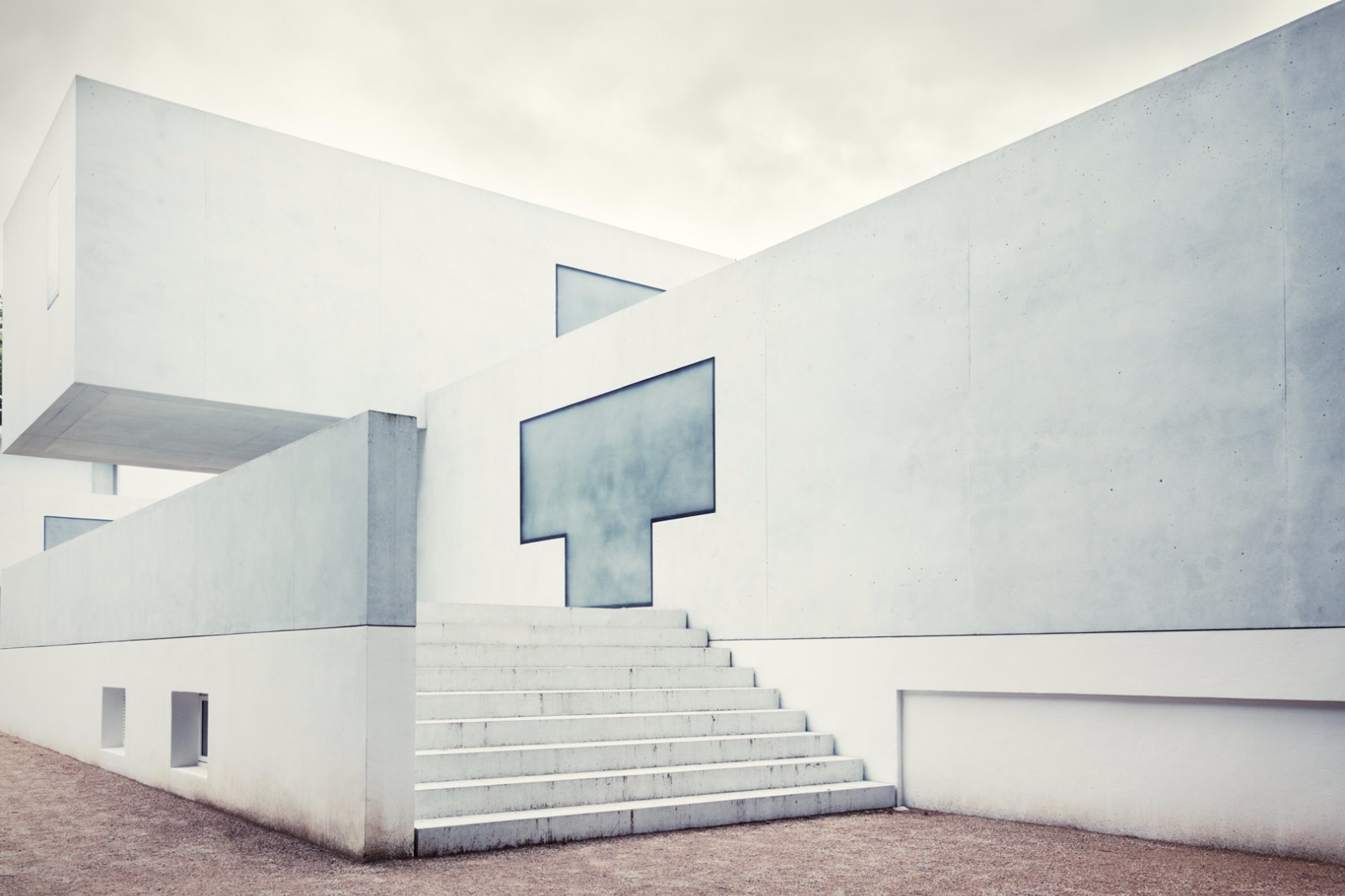 包豪斯建筑风格的光影与功能之美-5