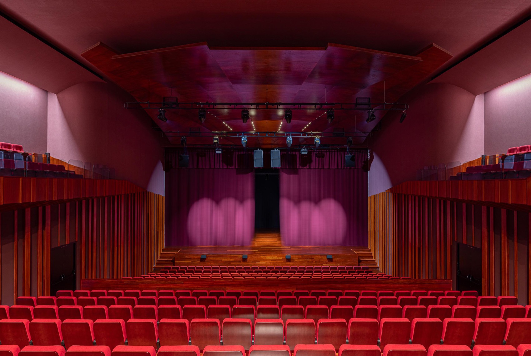 文化中心丨葡萄牙丨Galeria Gabinete-26