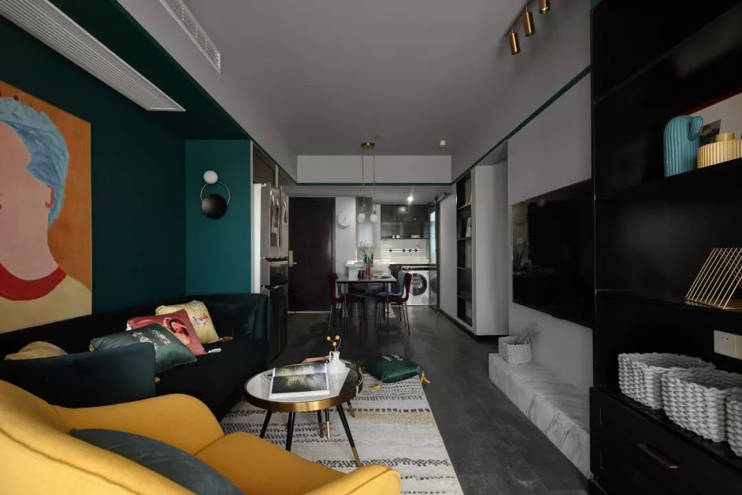 75㎡现代轻奢小三房，深色调的华丽优雅-5