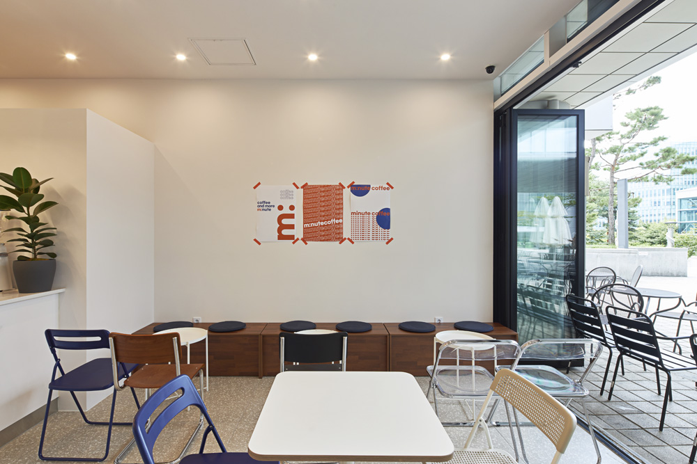 韩国 12 坪小咖啡厅的极简设计魅力-6