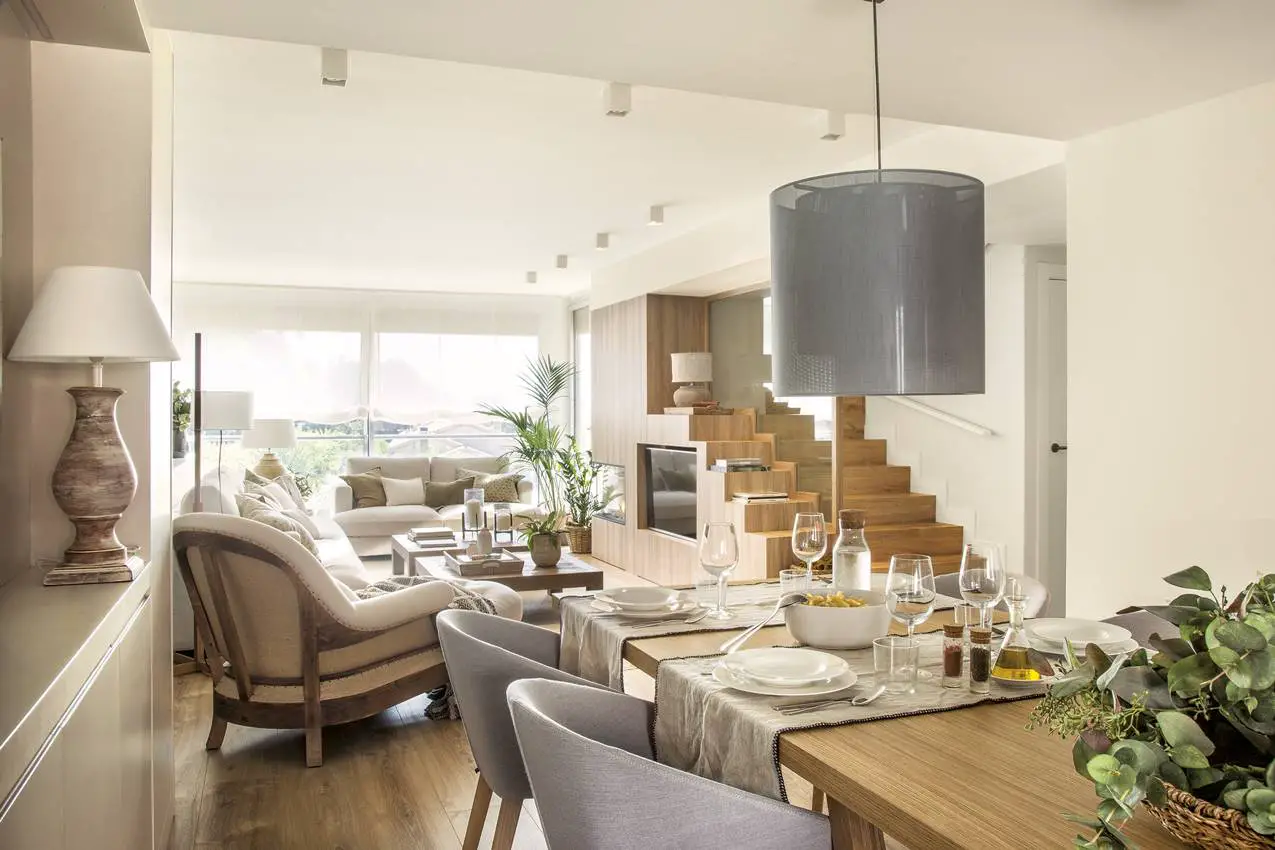 西班牙 140m2 双层公寓，木白色调展现极简魅力-4