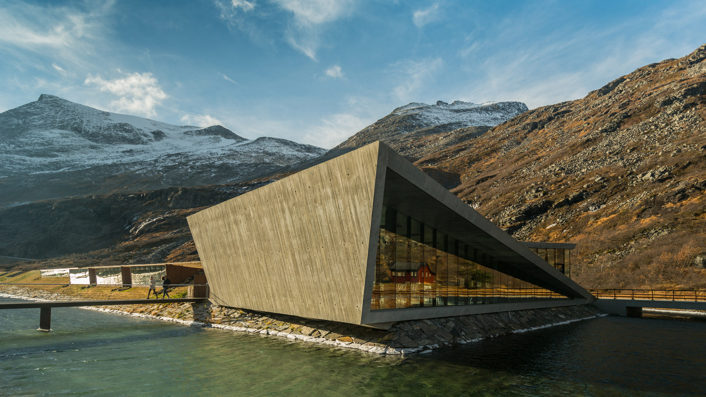 Timelapse movie captures Trollstigen Visitor Centre in Norwegian mountains-8