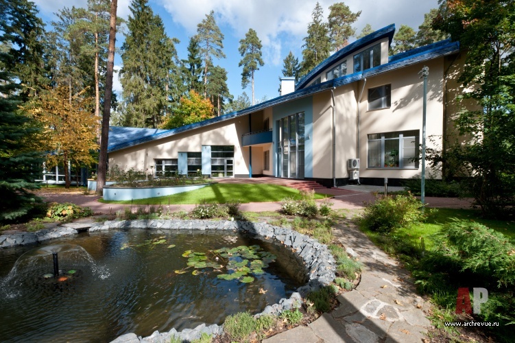 尼古拉山上带花卉主题的新艺术风格别墅室内设计丨Серов Егор-10