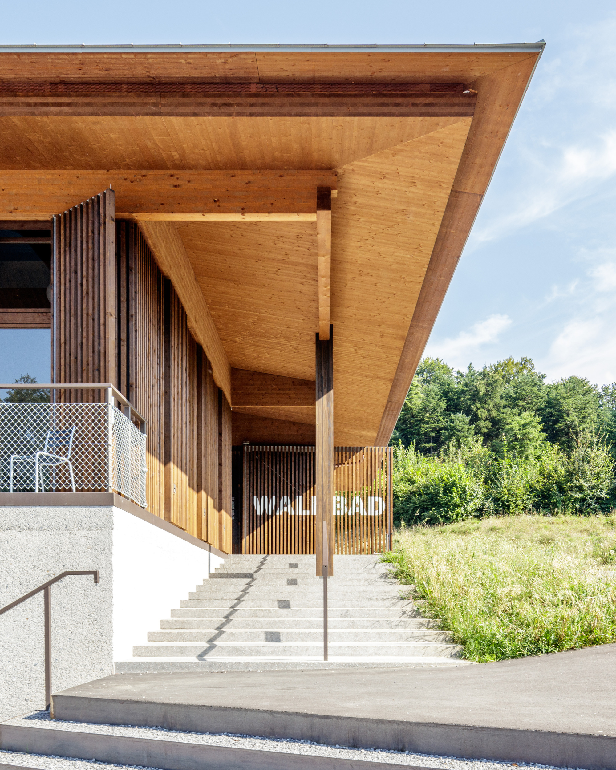 森林泳池齐默格格丨瑞士卢塞恩丨Brechbuehler Walser Architekten-32