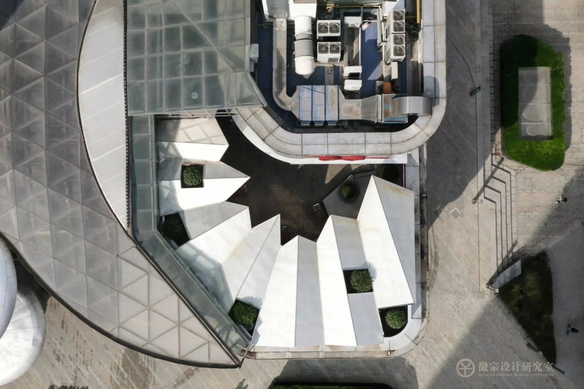 「被撕开的礼盒」SOONSOO CHICKEN中国首店设计丨中国郑州-16