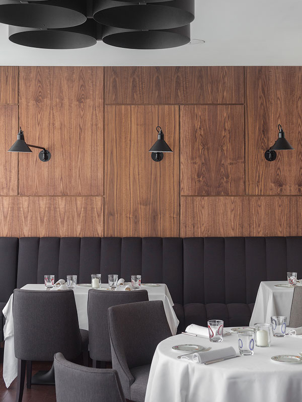 莫斯科 Semifreddo 餐厅 | 砖墙裸露,简约精致-31