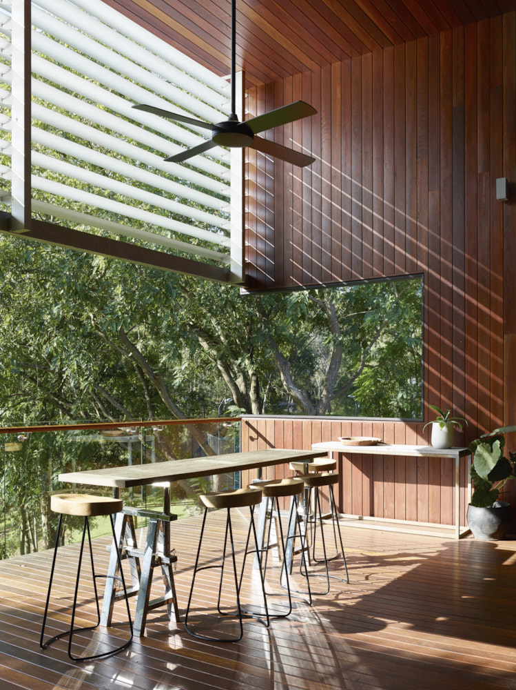 鹿 hurst 别墅 | 现代主义倾向的透明与坚实之作-25