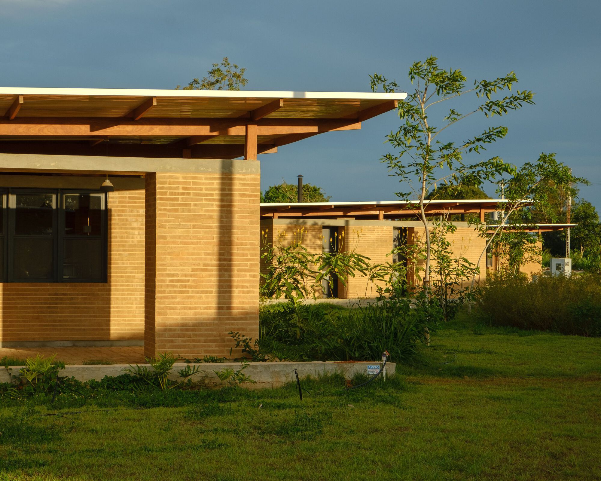 Fazenda Canuanã School Staff Village / Rosenbaum + Terra e Tuma Arquitetos Associados-44