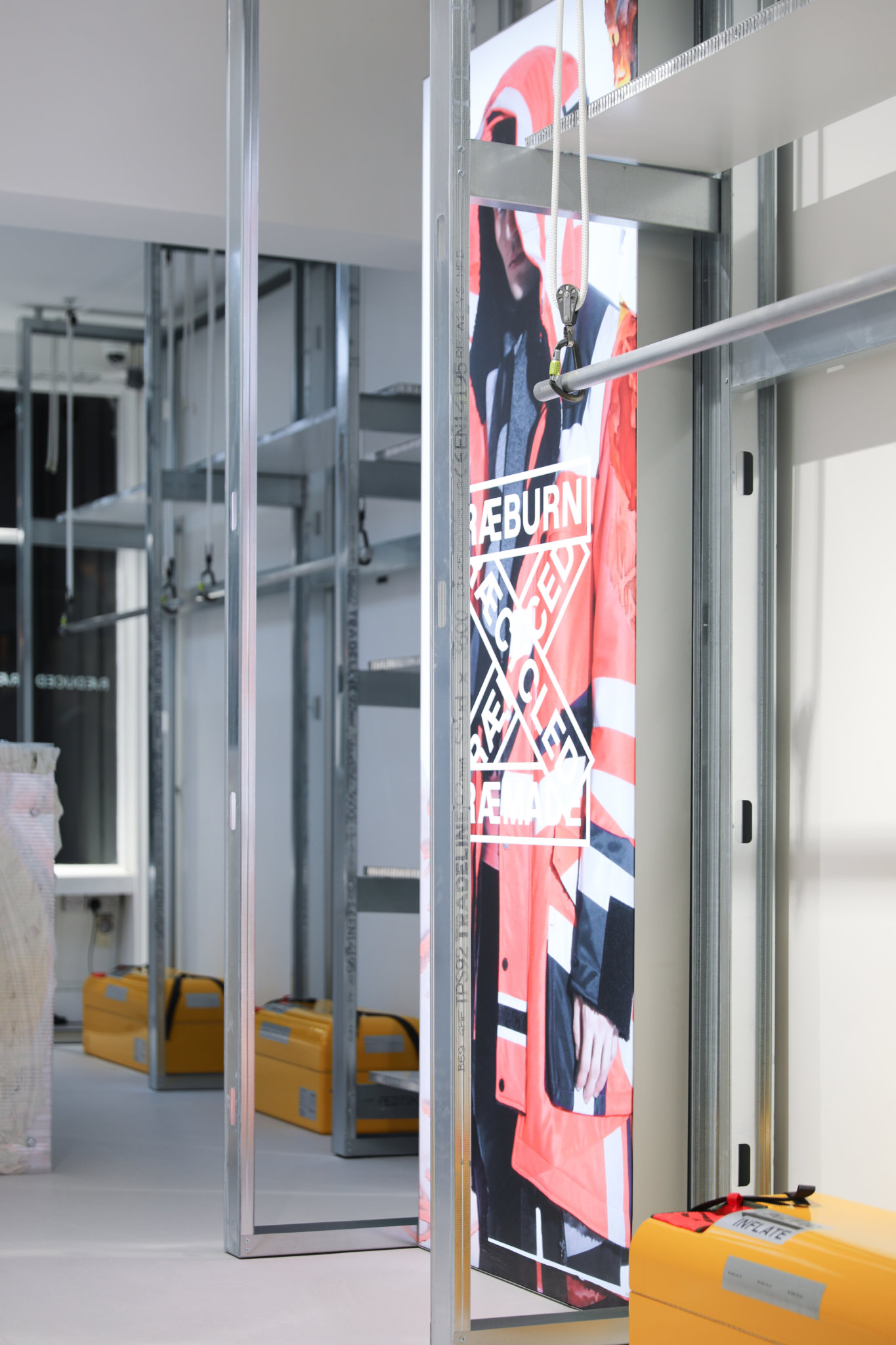 伦敦 RÆBURN 环保可回收商店环境设计-15