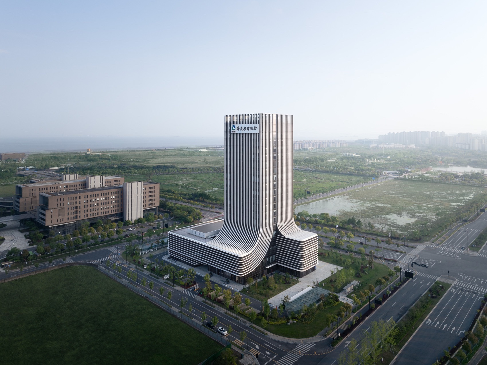 海盐农商银行总行办公大楼丨中国嘉兴丨浙江大学建筑设计研究院-10