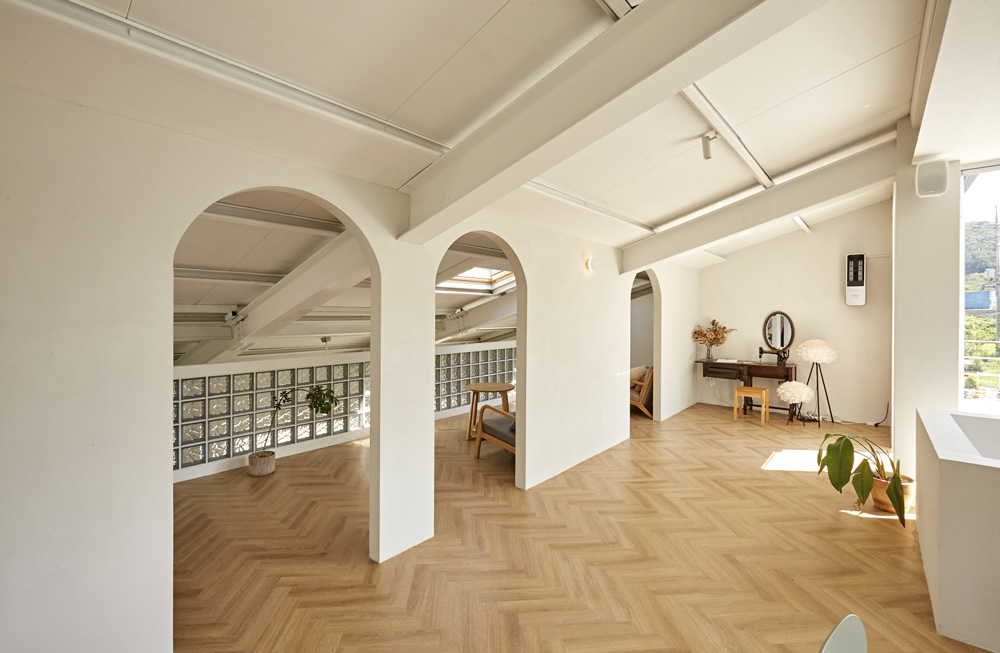 60 平米小户型的咖啡馆式改造 | 极简魅力-11