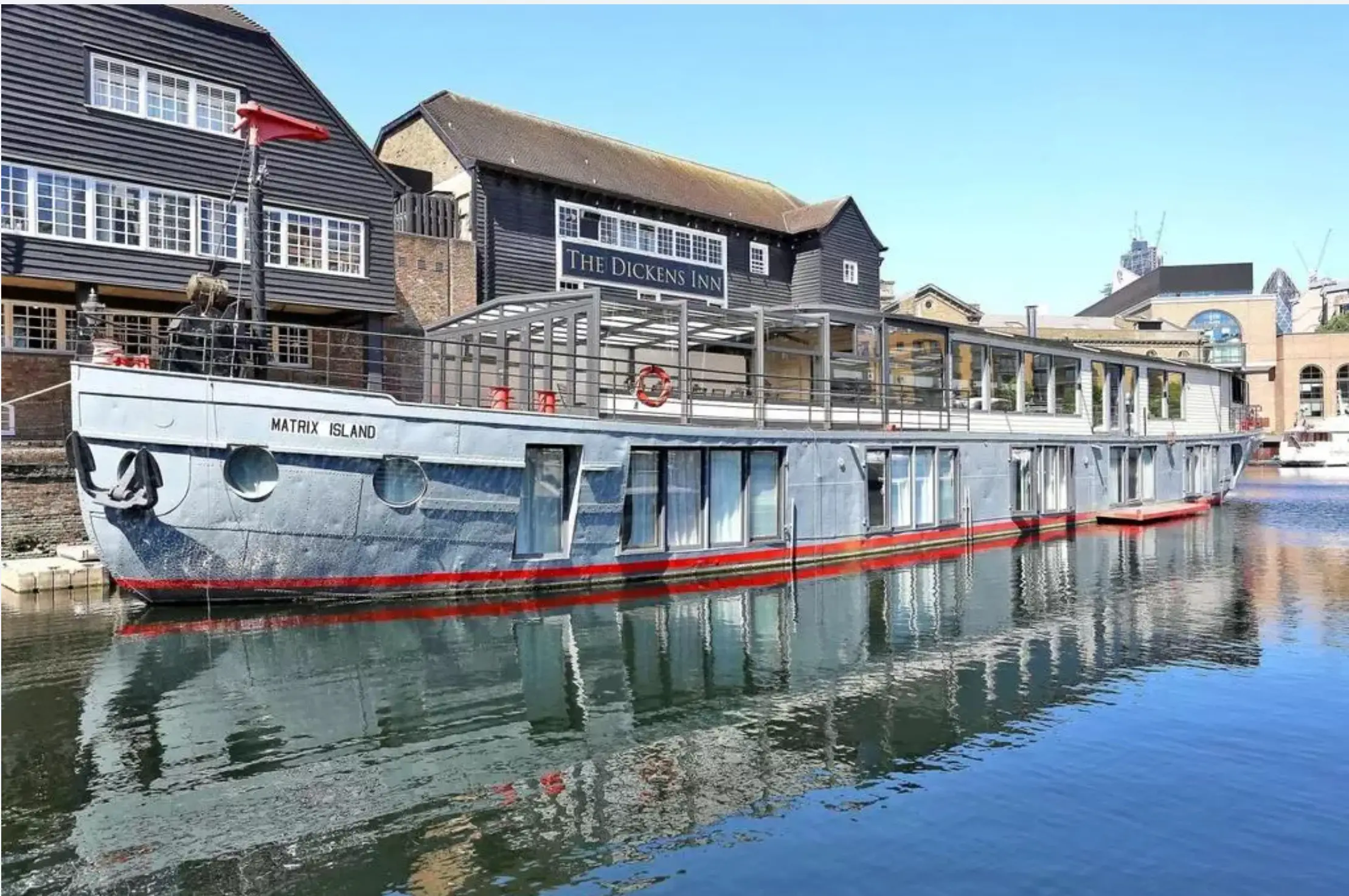 伦敦独特设计师 houseboat，水岸优雅舒适居所-12