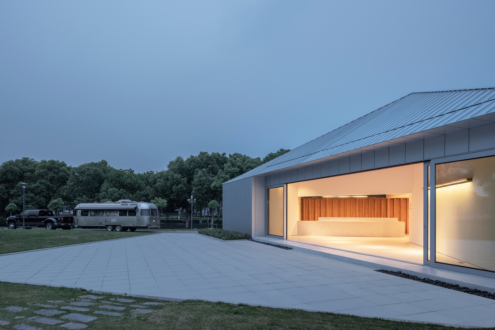 上海汽车博览公园车友俱乐部 / 直造建筑事务所-2