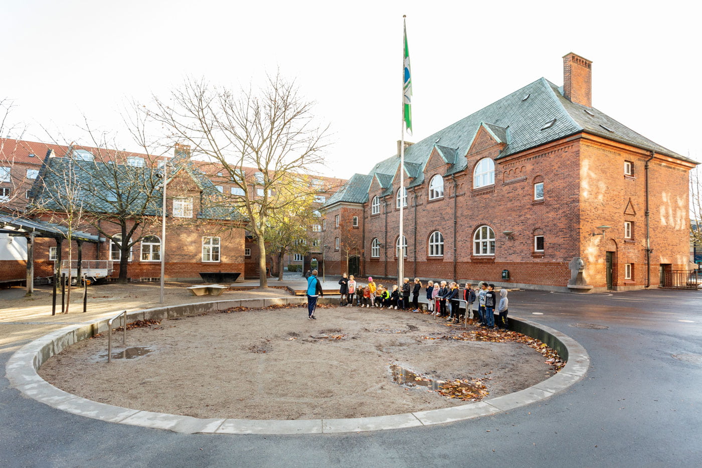 杜威杰气候学校庭院-14