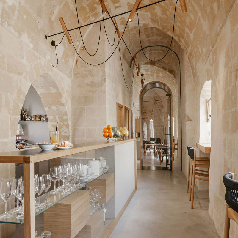 火山岩墙壁和古董花瓶:意大利的艾马斯特里迷你酒店-19