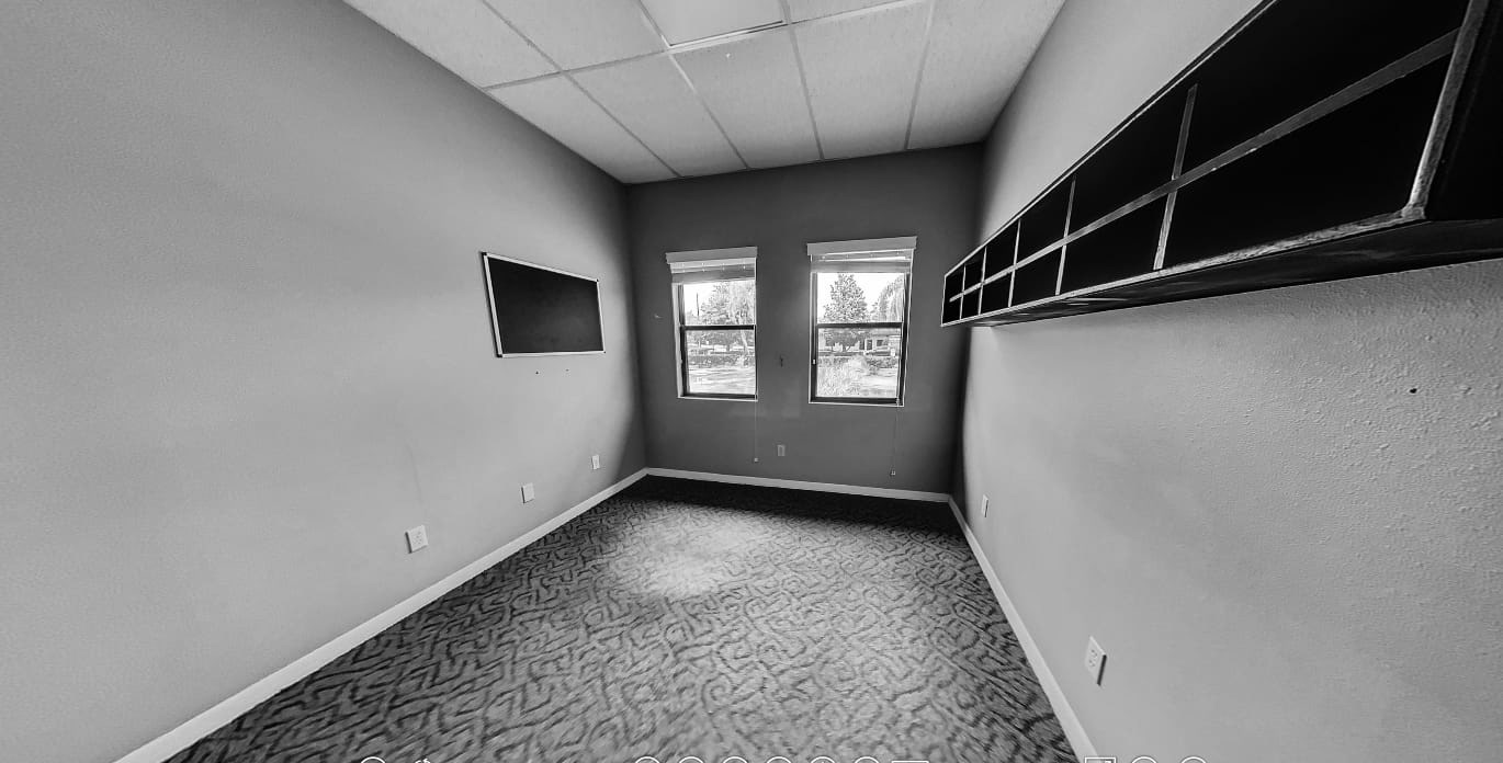 TDW办公室及仓库内部空间
 
注：由于不清楚TDW代表的具体内容，这里按保留处理如果TDW有特定含义且你能给出相关信息，可替换成准确内容 丨UruguayFlorida-8