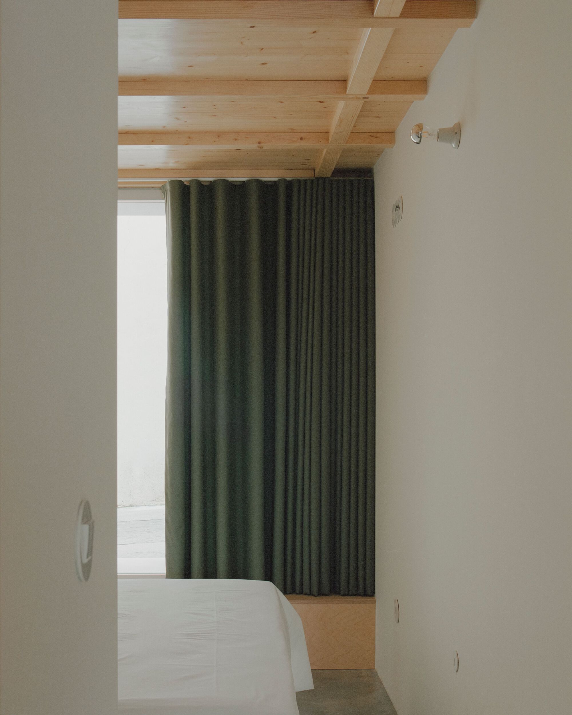 卡萨韦尔德加戈丨葡萄牙丨Bruno Dias Arquitectura-26