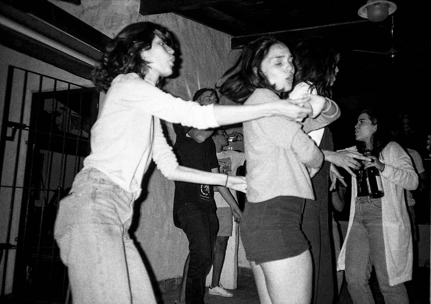 梦幻海市蜃楼 · 废弃建筑中的女性天使-19