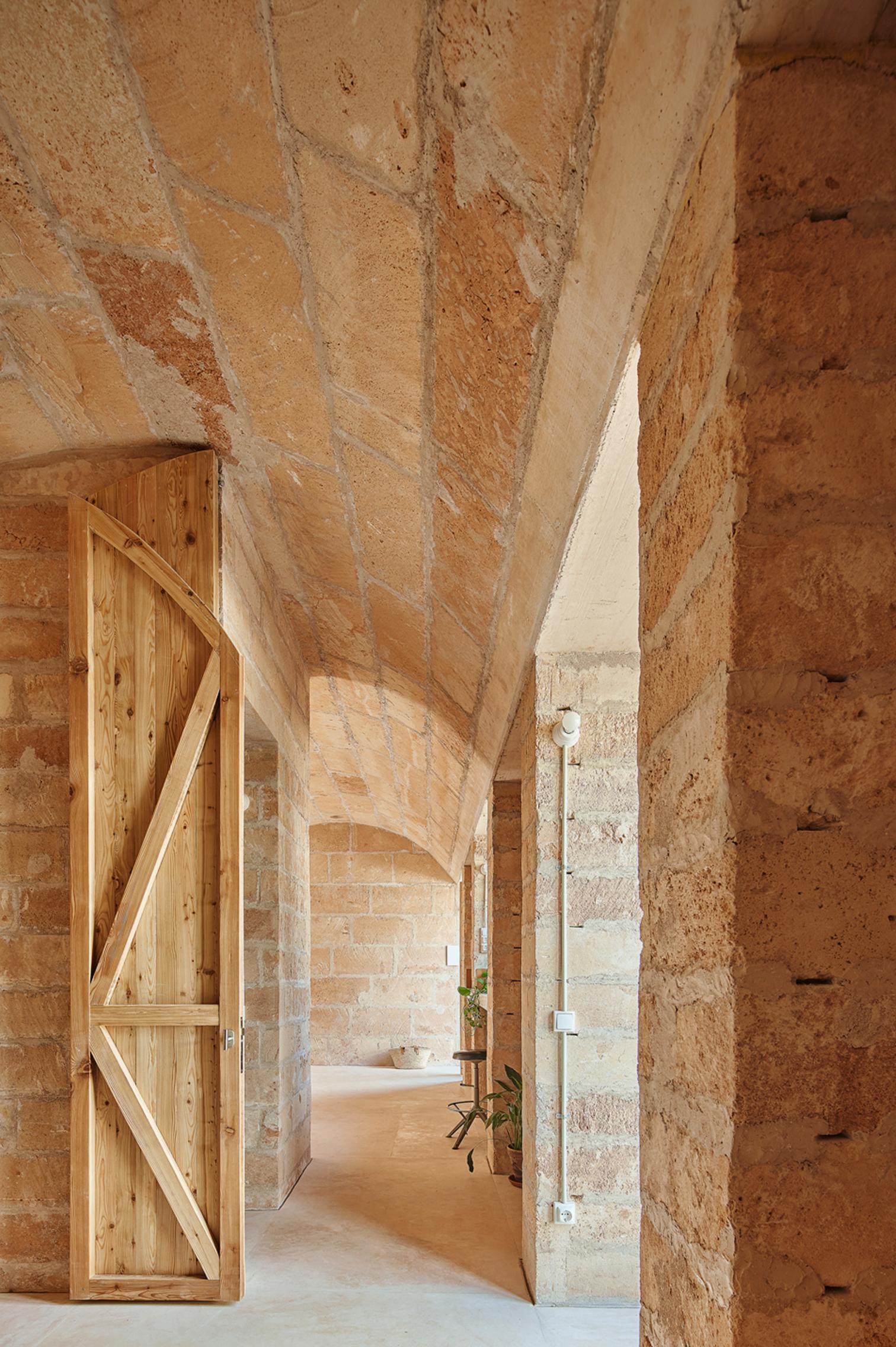 西班牙 Palma de Mallorca 的环保石制公共租赁住宅丨José Hevia-16