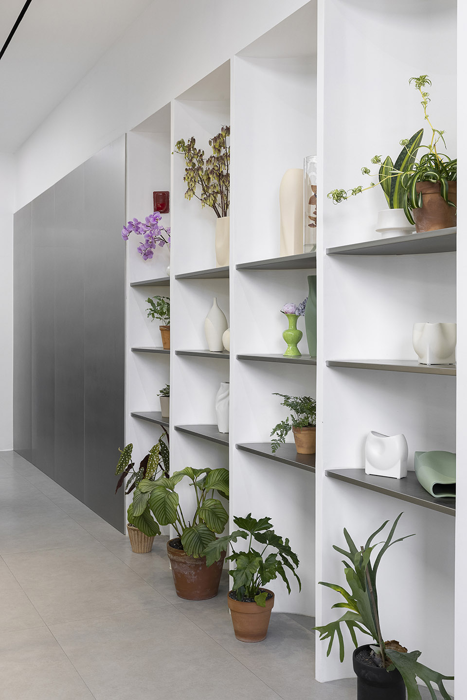 黑白空间里的绿意花园·大兜商店与花店设计丨中国杭州丨见筑未来 FUTURE SPACE-44