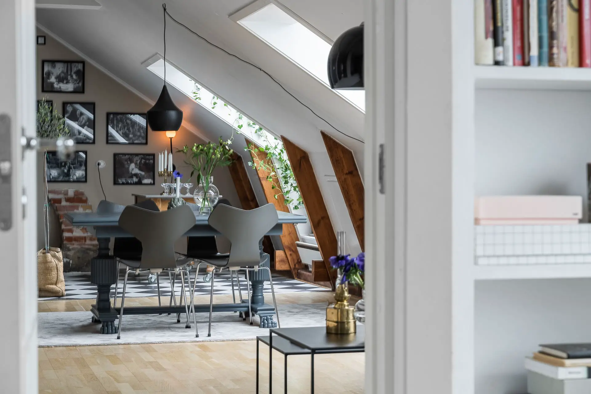 瑞典顶楼公寓的蓝色魅力-20