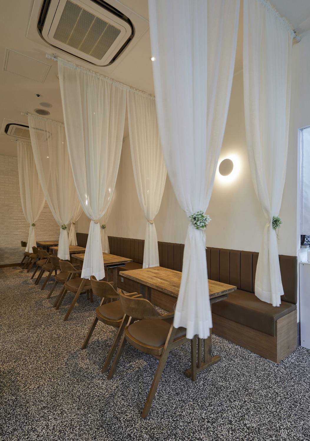 25 坪餐厅的精致设计，打造美食与美酒的美好空间-11