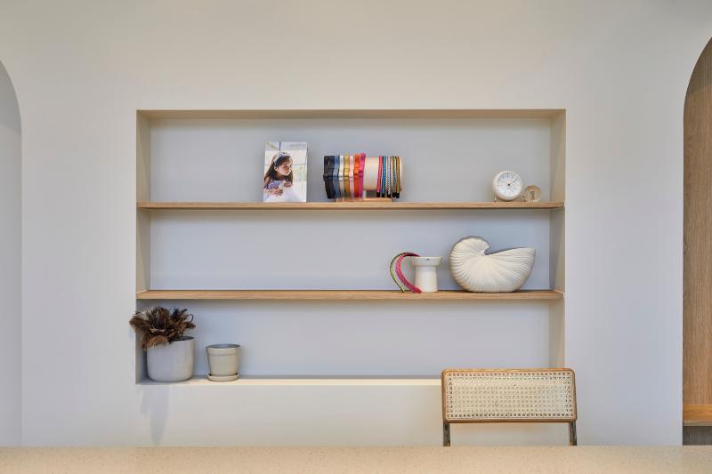 "白色与原木的 10 坪儿童家居店设计"-8