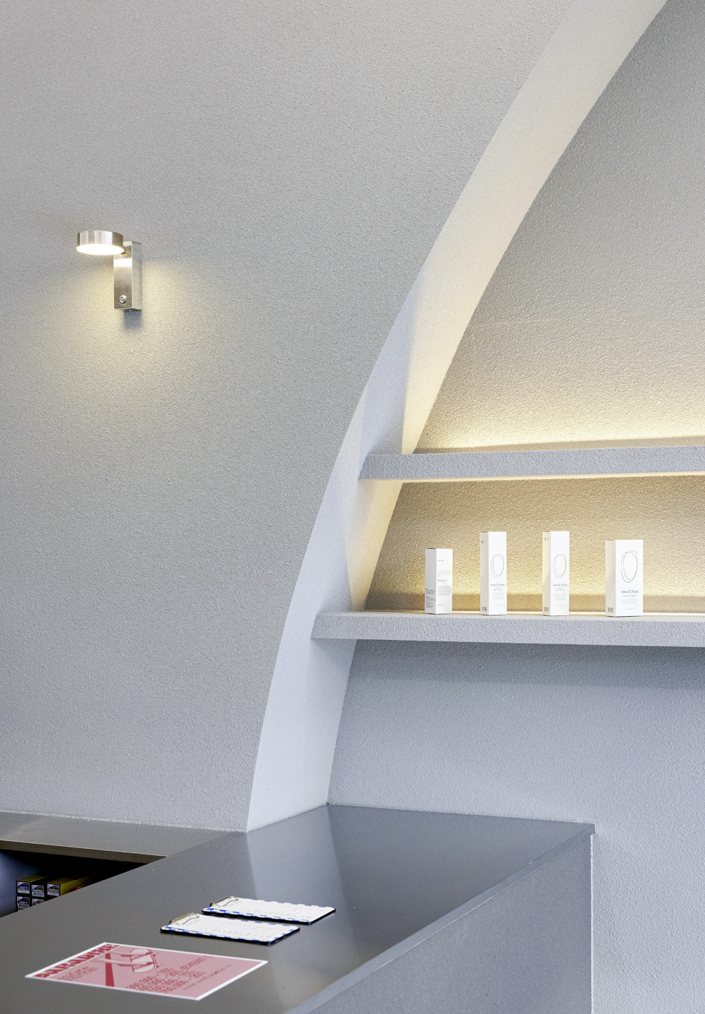 白色极简美容空间设计-11