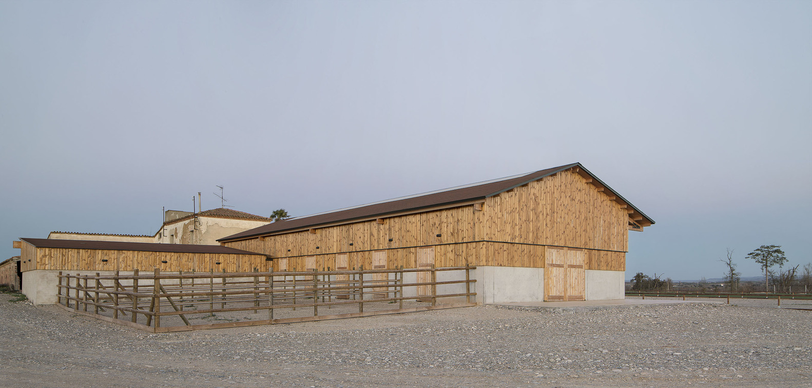 Hotel Equino · 乡村环境中的工业风马厩设计丨西班牙莱里达丨Gabarra Arquitectes-21