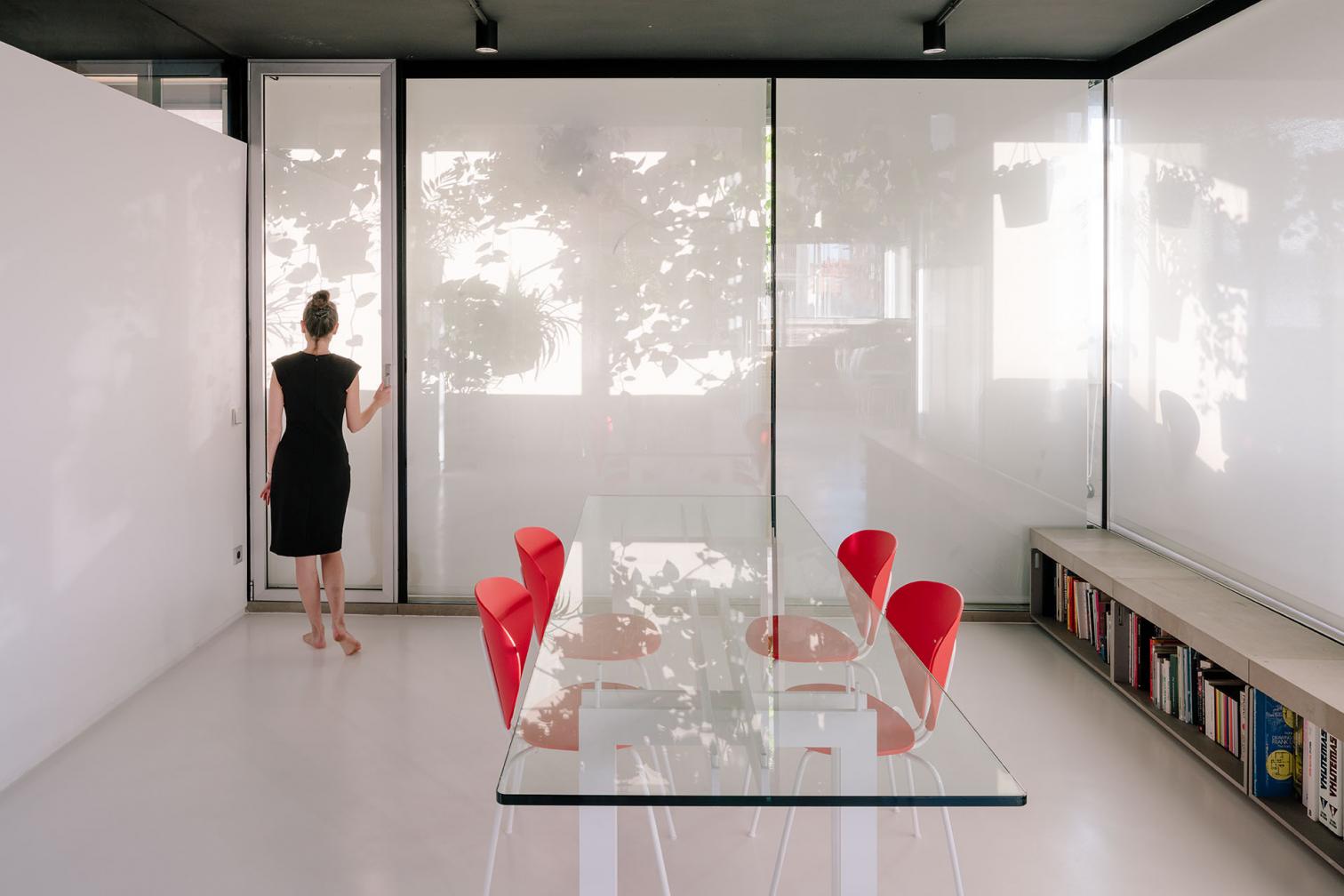 Madrid 工业空间变身高质感生活工作室-2