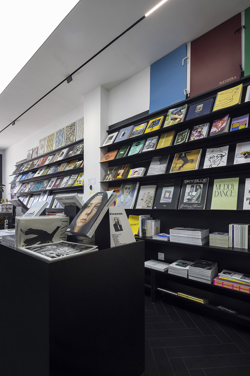 黑白空间里的绿意花园·大兜商店与花店设计丨中国杭州丨见筑未来 FUTURE SPACE-20