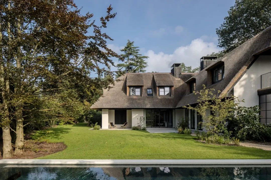 平衡内饰丨保加利亚鲁塞丨Nathalie Deboel-8