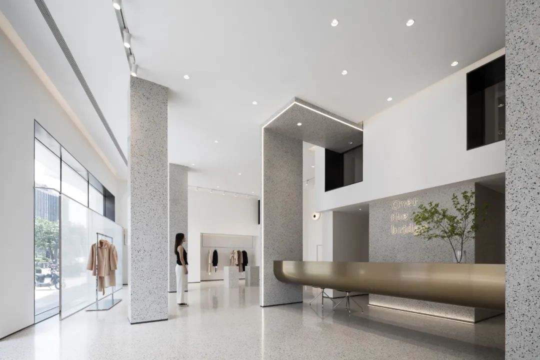 嘉兴 over the bridge 高端旗舰店 | 创新设计诠释素白空间-44