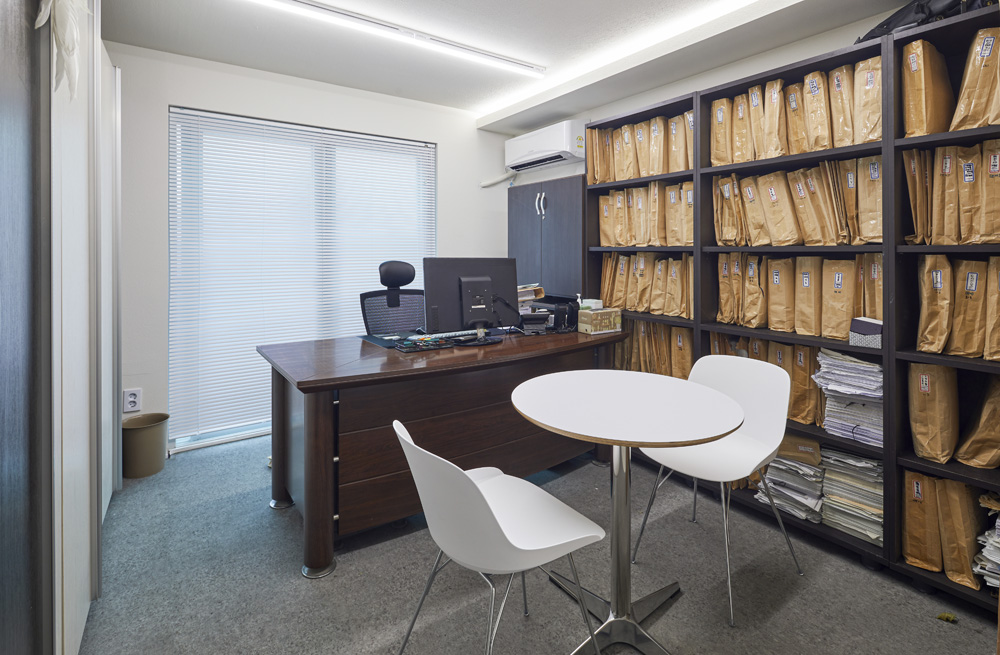 简约黑白风，30 坪法律事务所空间设计-4