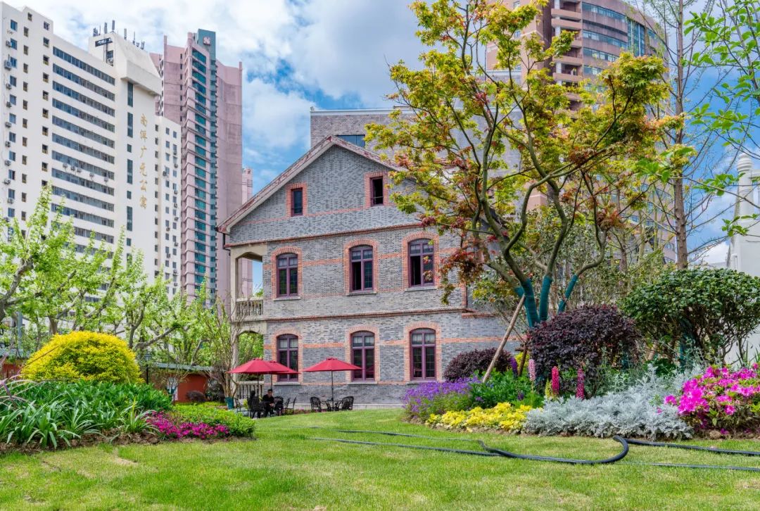 上海交通大学徐汇校区华山路入口景观提升设计丨中国上海丨上海亦境建筑景观有限公司,上海交通大学设计学院风景园林研究所-69