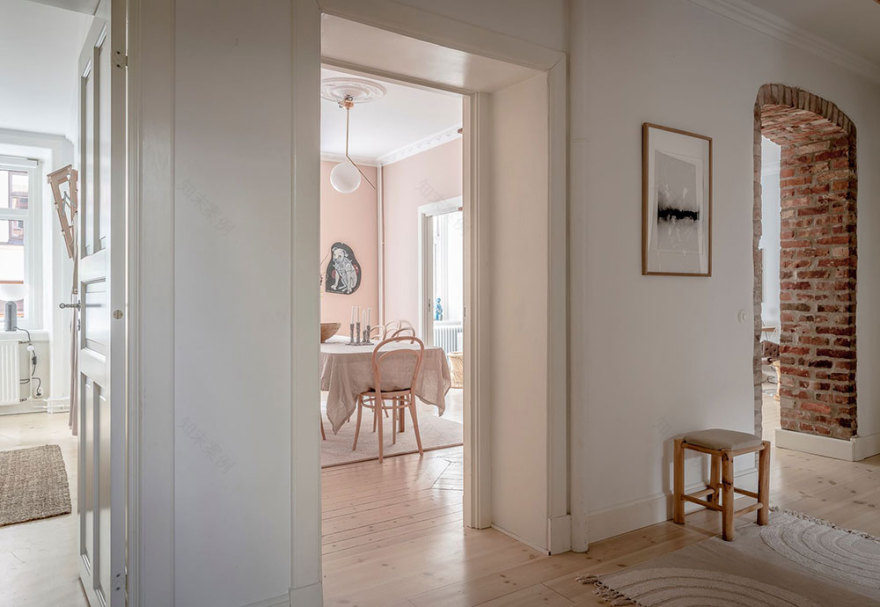 瑞典 84 平米粉色餐厅公寓设计-16