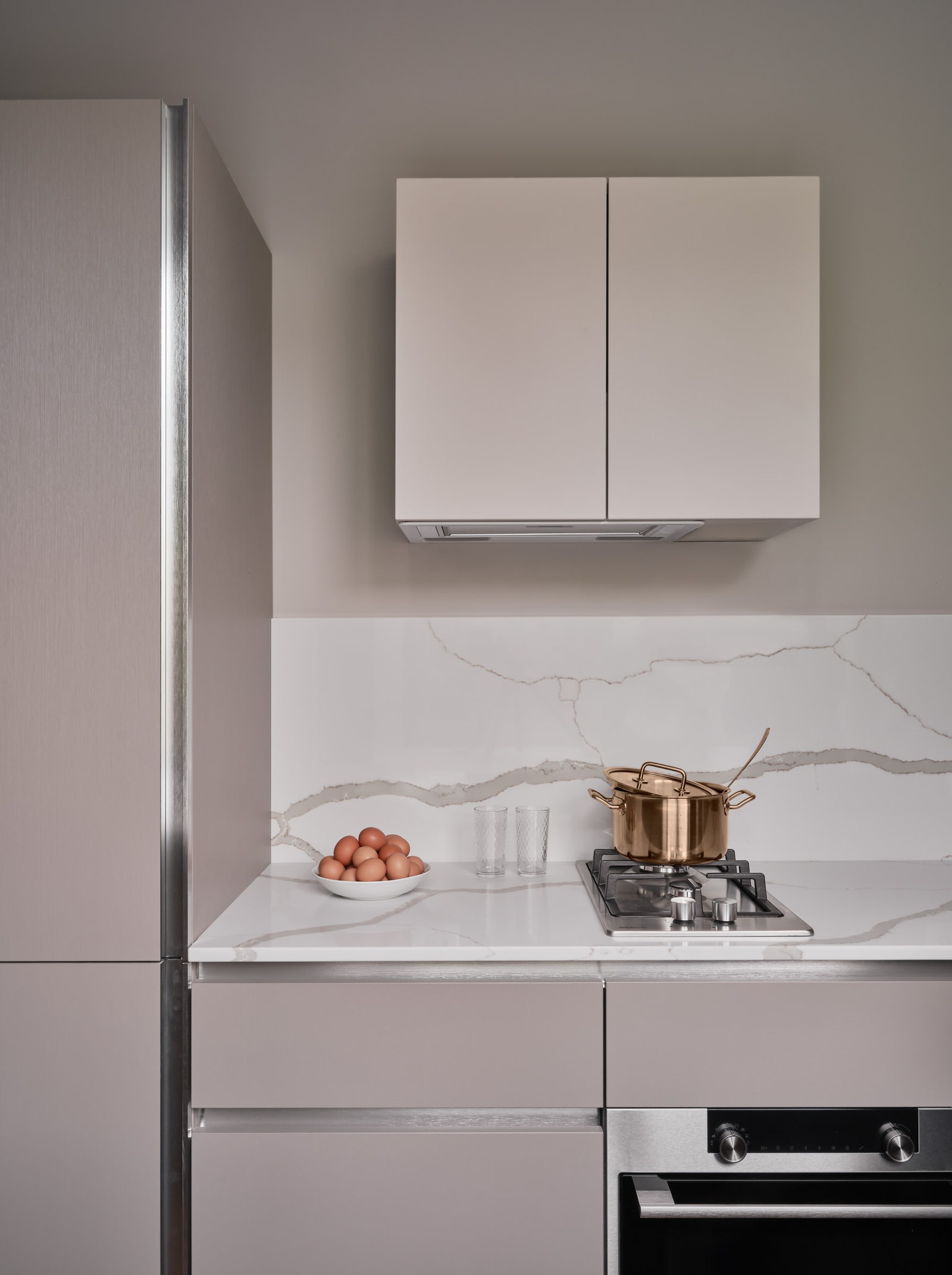 莫斯科历史建筑中的现代公寓设计-26