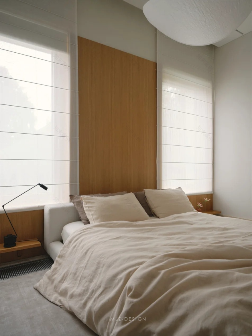 标题68
注:TITUL可能是TÍTULO(西班牙语标题、题目)的拼写错误,按照常见理解进行了翻译 丨俄罗斯莫斯科丨QUADRO ROOM-24