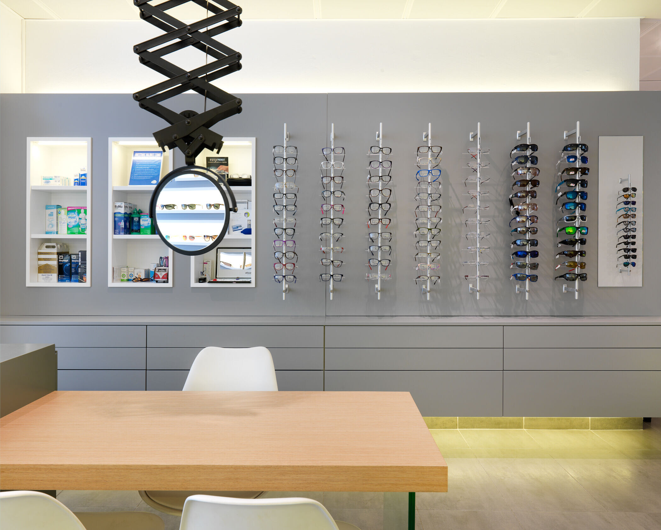 S'ÒPTICA 商店设计-11
